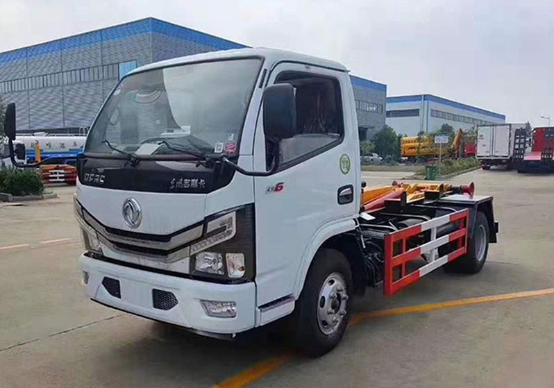 东风多利卡勾臂垃圾车 国六